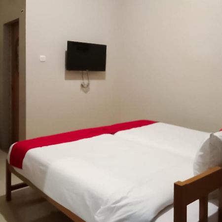 Reddoorz At Joyce Guest House Medan Ngoại thất bức ảnh