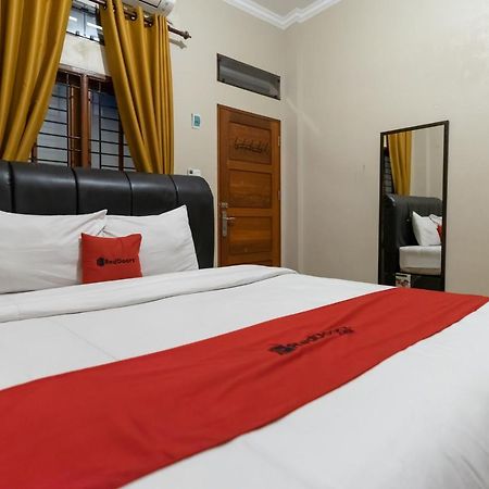 Reddoorz At Joyce Guest House Medan Ngoại thất bức ảnh