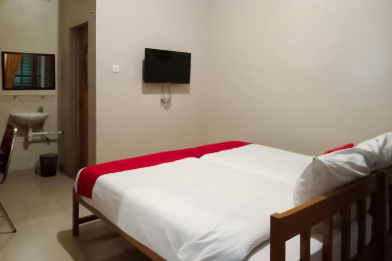 Reddoorz At Joyce Guest House Medan Ngoại thất bức ảnh