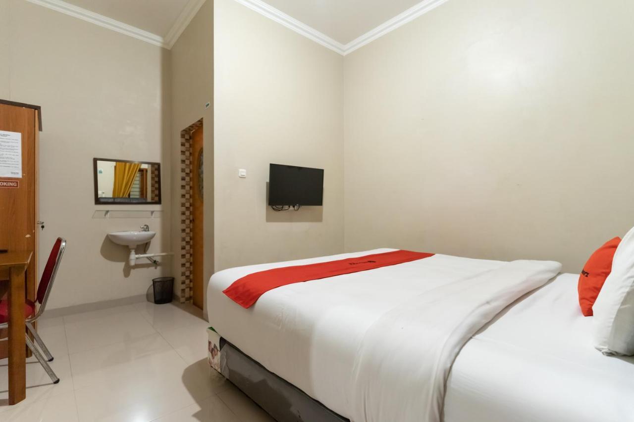 Reddoorz At Joyce Guest House Medan Ngoại thất bức ảnh