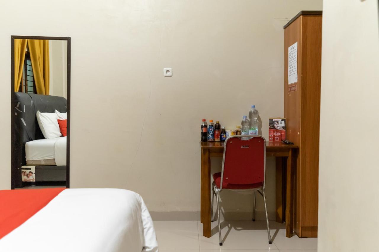 Reddoorz At Joyce Guest House Medan Ngoại thất bức ảnh