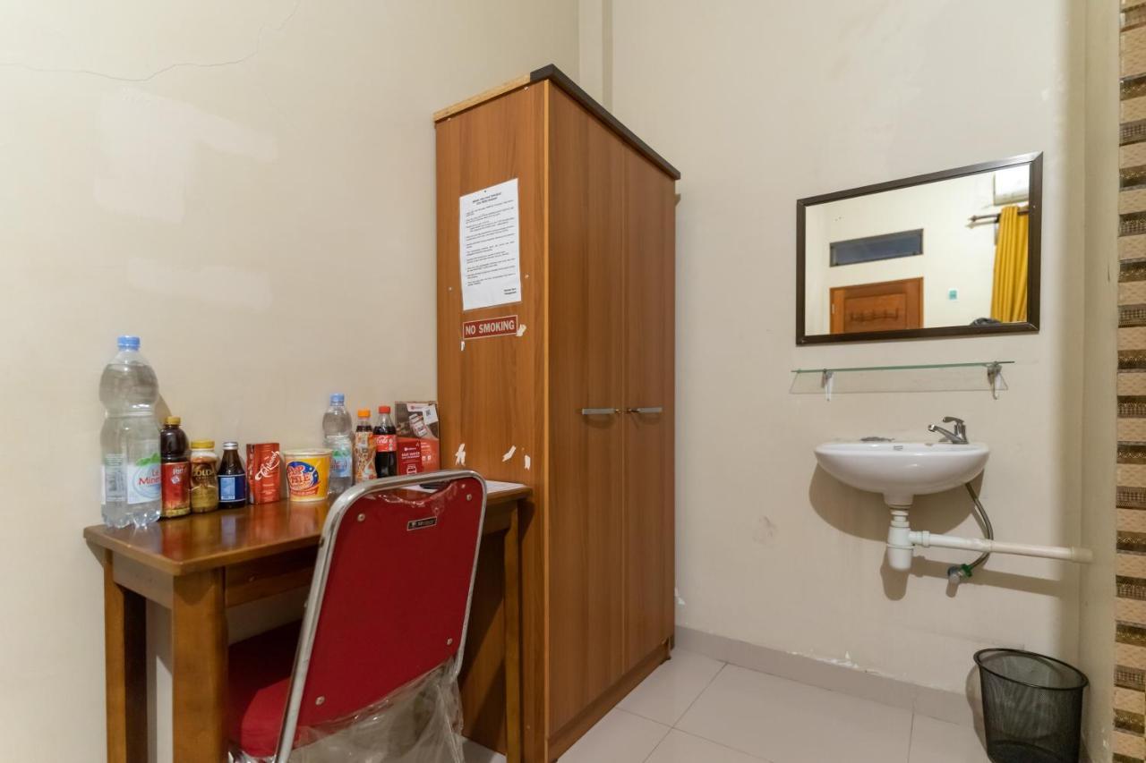 Reddoorz At Joyce Guest House Medan Ngoại thất bức ảnh