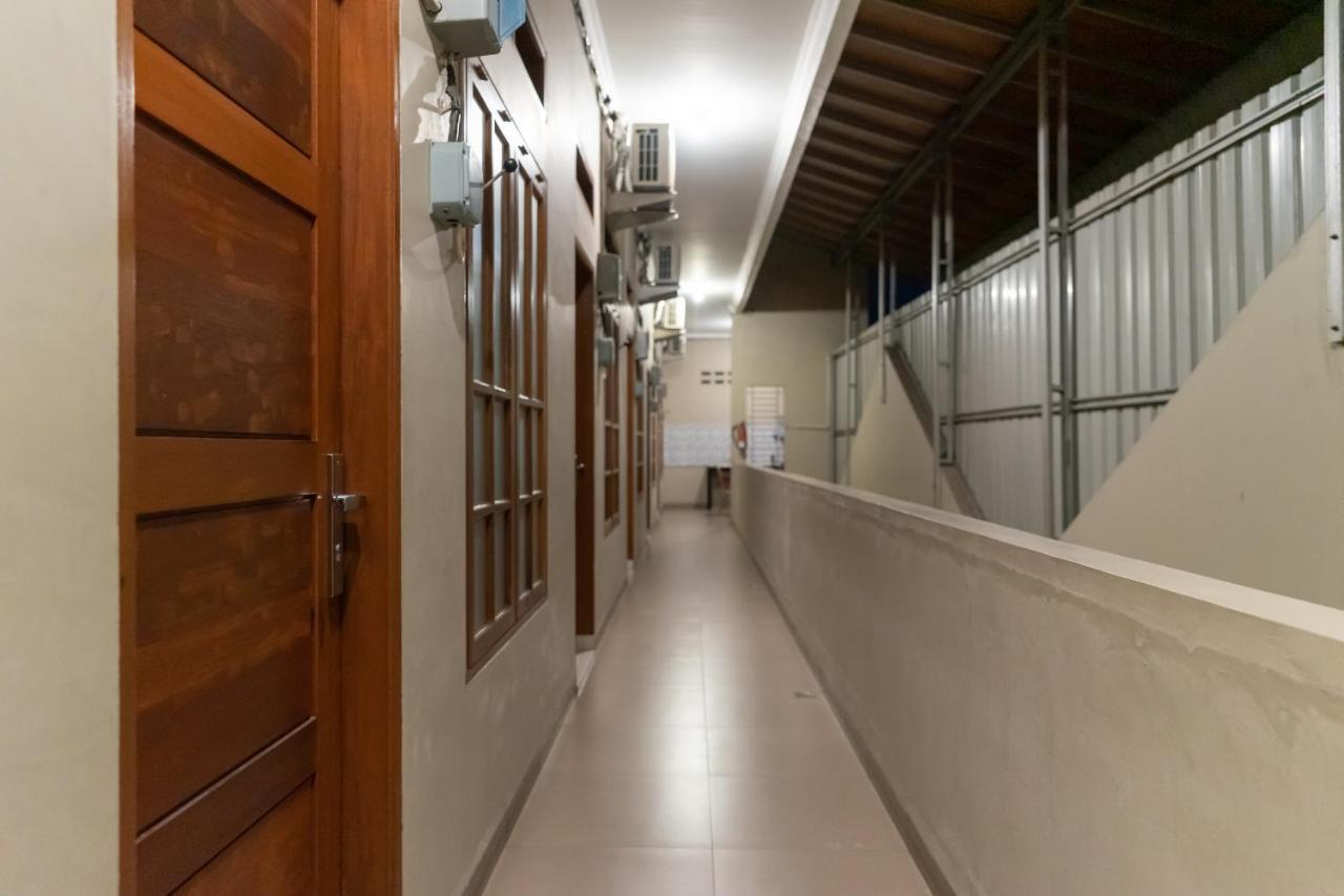 Reddoorz At Joyce Guest House Medan Ngoại thất bức ảnh