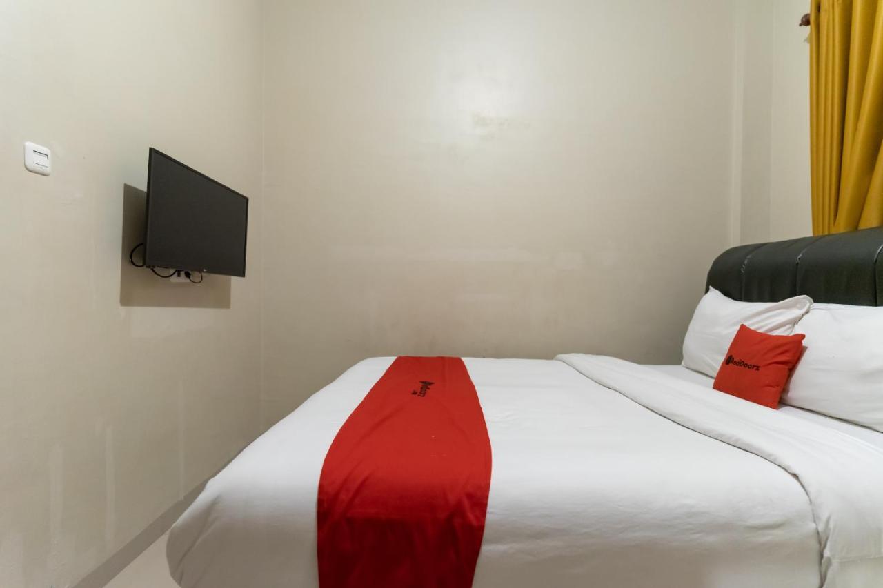 Reddoorz At Joyce Guest House Medan Ngoại thất bức ảnh
