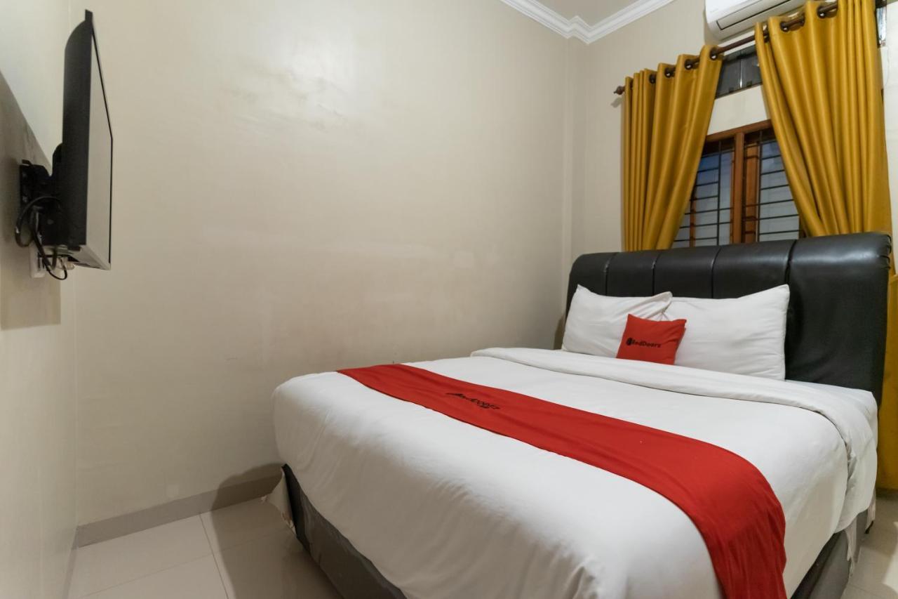 Reddoorz At Joyce Guest House Medan Ngoại thất bức ảnh