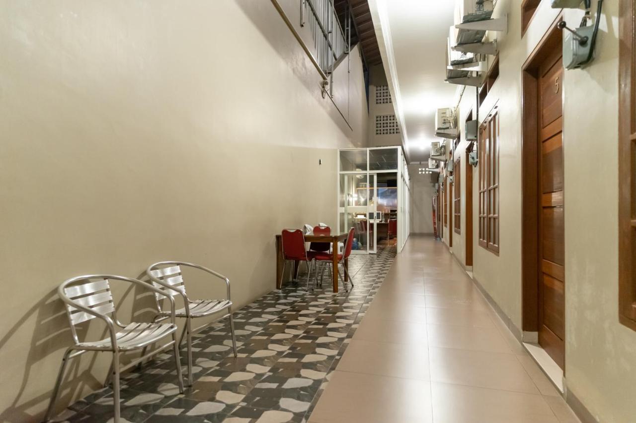 Reddoorz At Joyce Guest House Medan Ngoại thất bức ảnh