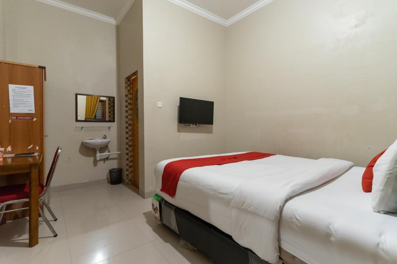 Reddoorz At Joyce Guest House Medan Ngoại thất bức ảnh