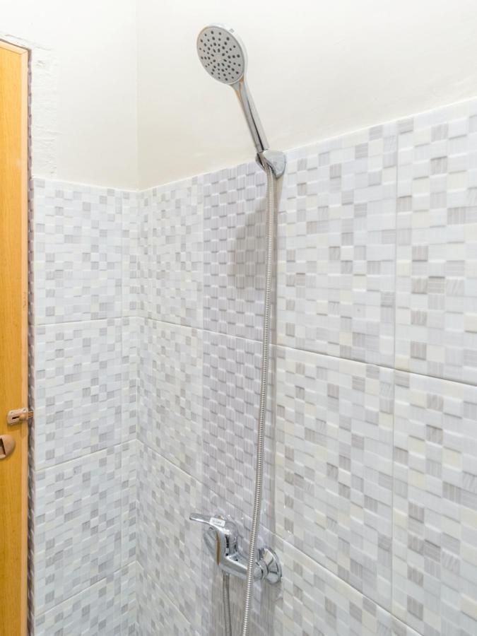Reddoorz At Joyce Guest House Medan Ngoại thất bức ảnh